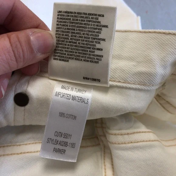 Agolde Parker Jean Shorts Womens 26 2 White Denim Cutoff Distressed Festival - Picture 10 of 10